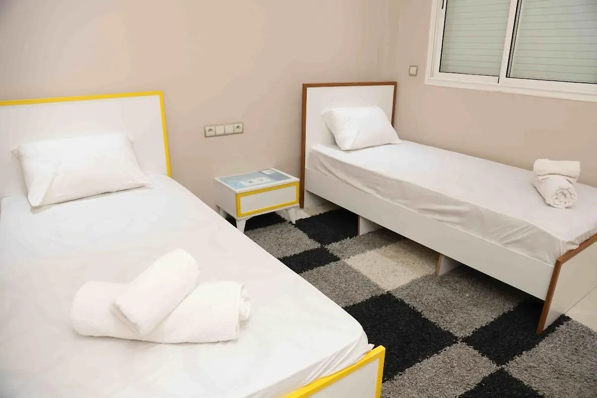 Le Petit Prince D'Agadir 0*, Agadir Marokkó